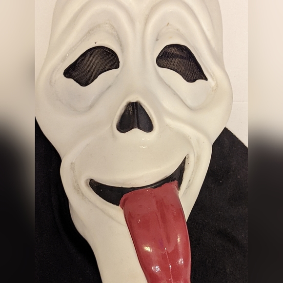 Ghostface Scream Mask Vintage Easter Unlimited Wassup Tongue Out CHILD SIZE - Picture 2 of 11